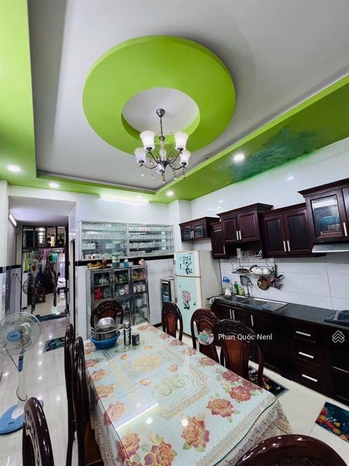 Bán nhà  mặt tiền kdc bình hưng  96m2(4x24)  chỉ 10,x tỷ  4 tầng  nhà đẹp ở ngay  dân trí cao