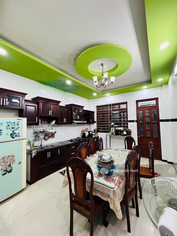 Bán nhà  mặt tiền kdc bình hưng  96m2(4x24)  chỉ 10,x tỷ  4 tầng  nhà đẹp ở ngay  dân trí cao