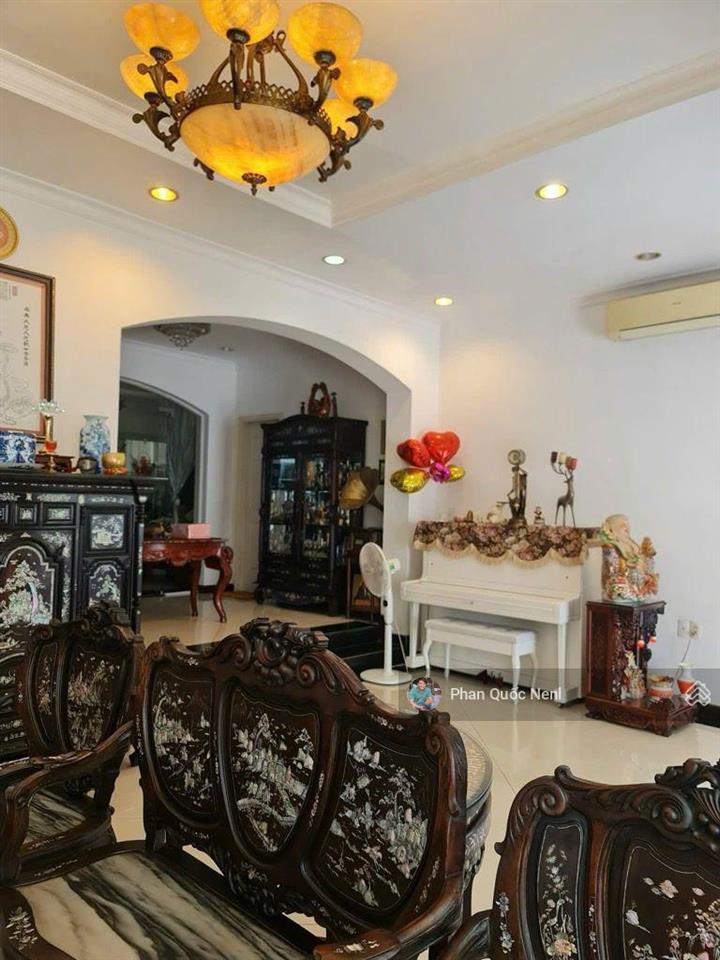 Bán biệt thự  kdc conic, bình chánh  153m2 (8,5 x 18m)  chỉ 14,x tỷ  3 tầng  khu toàn biệt thự