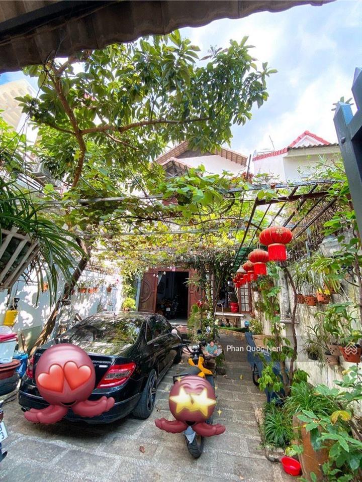 Bán biệt thự sân vườn, mái thái, khu kiều đàm, quận 7, 135m2 (5.5 x 25)m, 3 tầng, giá chỉ 22 tỷ