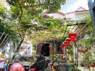 Bán biệt thự sân vườn, mái thái, khu kiều đàm, quận 7, 135m2 (5.5 x 25)m, 3 tầng, giá chỉ 22 tỷ