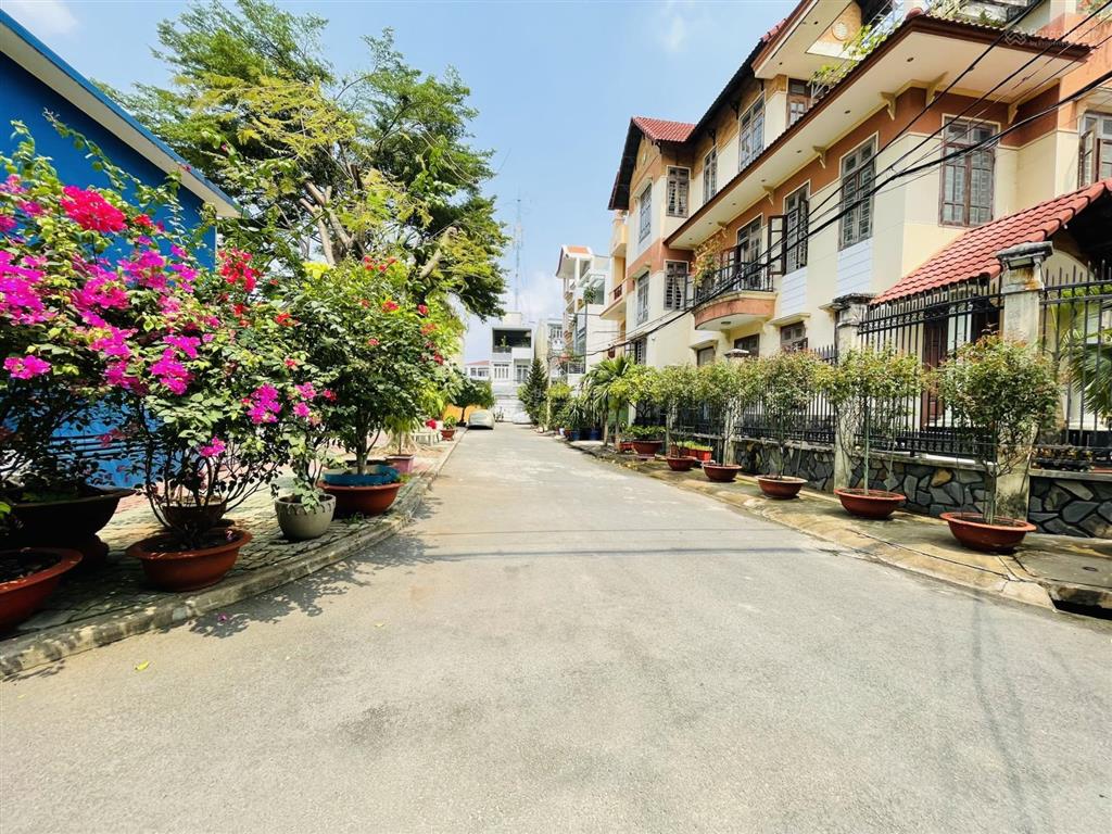 Không mua lô này thì mua lô nào duy nhất 85m2 (5x17m) linh chiểu có công viên rộng, gần metro 9.9t