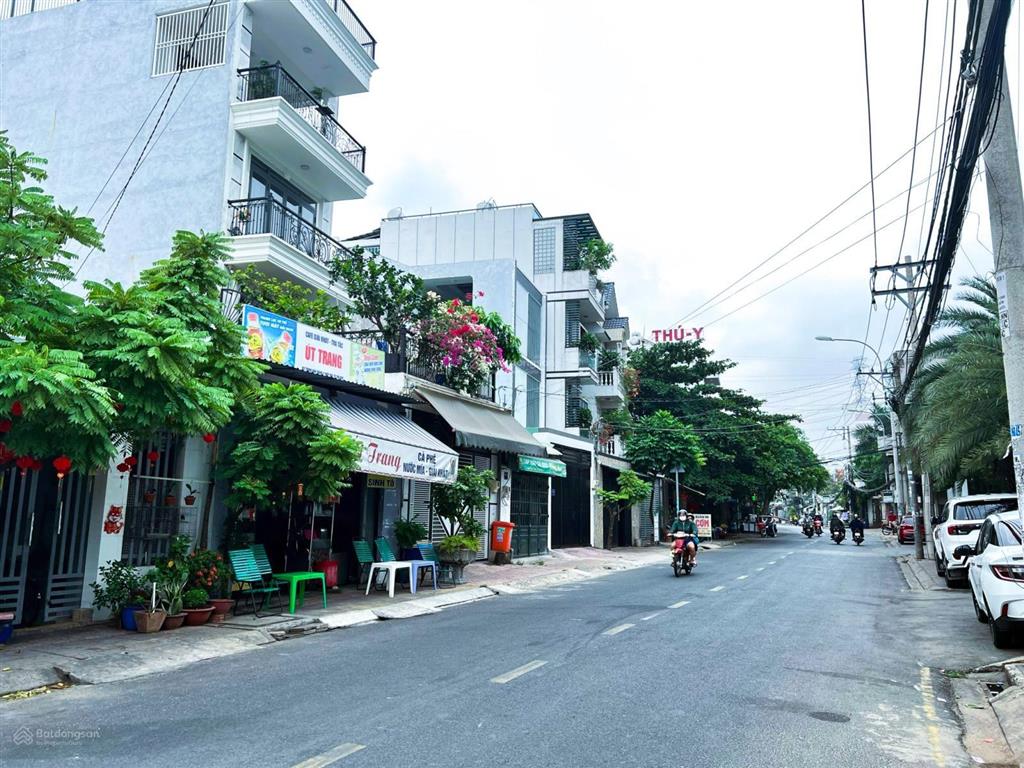 Chỉ 45tr/m2 kẹt giảm bán gấp dãy trọ 243m2 đường xe hơi ngay chợ thủ đức sẵn thu nhập 20tr/th
