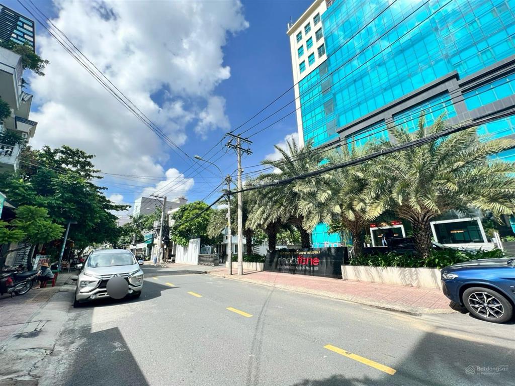 Chỉ 45tr/m2 kẹt giảm bán gấp dãy trọ 243m2 đường xe hơi ngay chợ thủ đức sẵn thu nhập 20tr/th