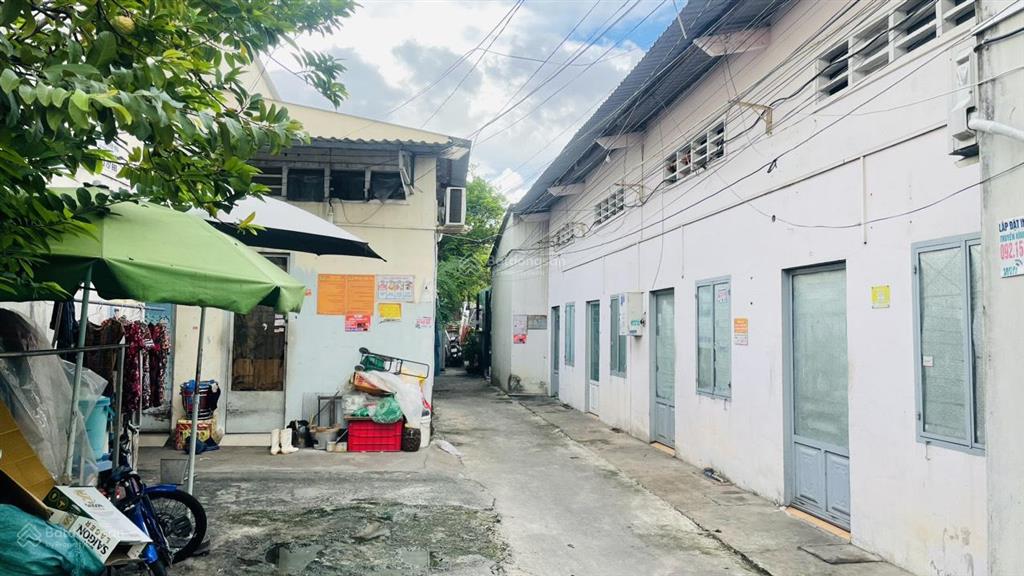 Chỉ 45tr/m2 kẹt giảm bán gấp dãy trọ 243m2 đường xe hơi ngay chợ thủ đức sẵn thu nhập 20tr/th