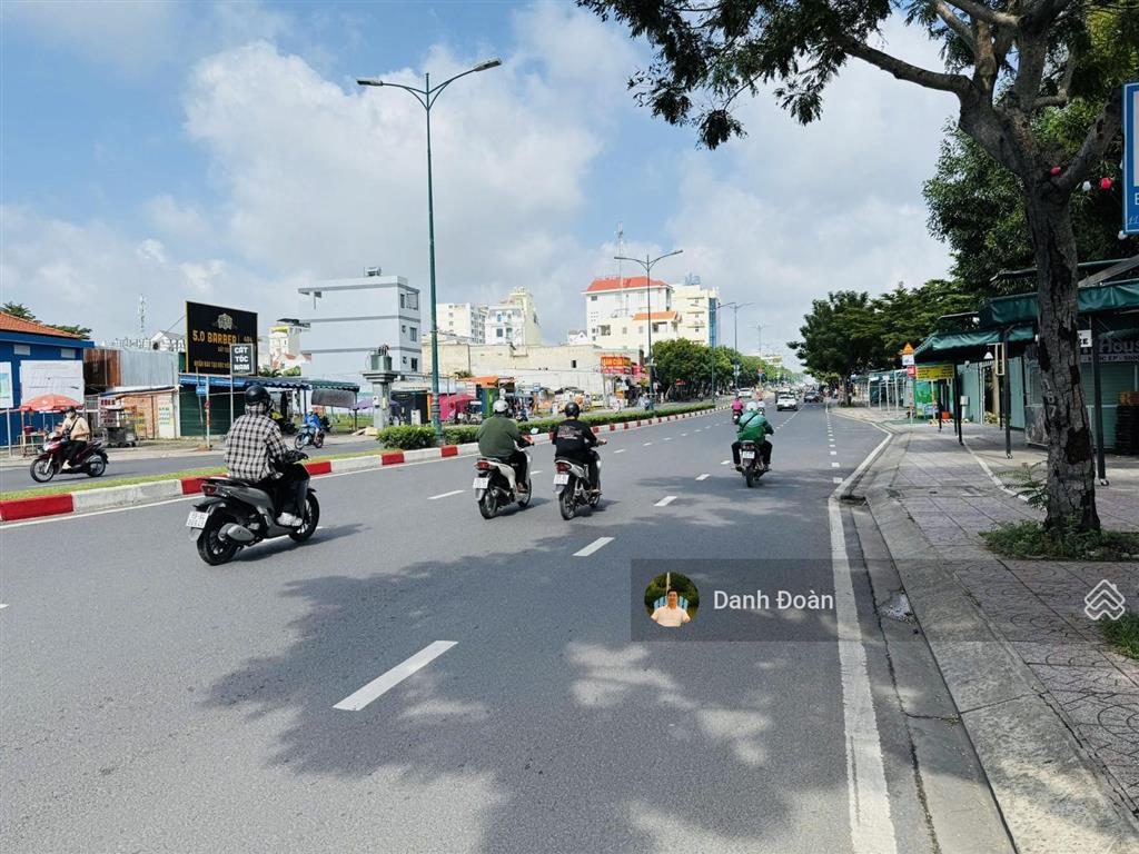 Bán gấp đất mt lê văn việt  xây 1 hầm 4 tầng st|5x21|trục thương hiệu rộng 30m|kinh doanh ngày/đêm