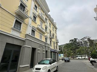 Khách sạn sẵn dòng tiền full nội thất cần bán nhanh, cách quảng trường 300m