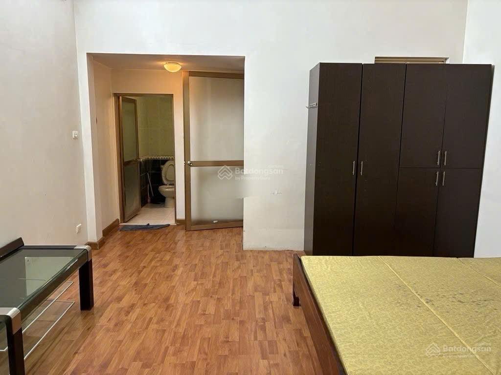 Cho thuê nhà vĩnh tuy, 50mx4tầng 9 triệu/th, 3 ngủ, full đồ, gần trường đh kinh doanh