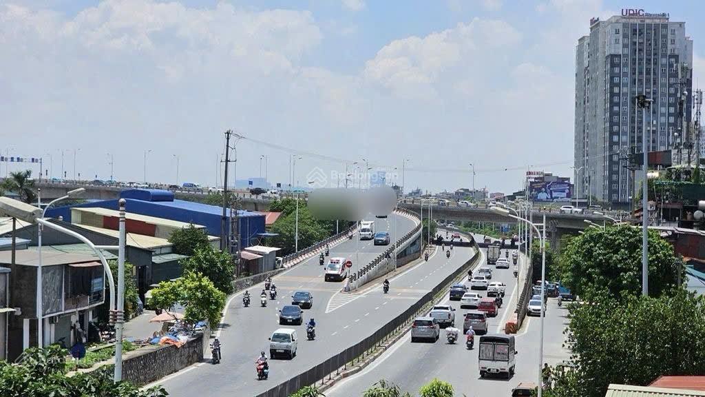 Cho thuê nhà vĩnh tuy, 50mx4tầng 9 triệu/th, 3 ngủ, full đồ, gần trường đh kinh doanh
