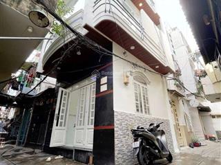 Bán nhà mói đẹp lô gốc trung tâm q3 4 tầng 3 phòng ngủ ngang 5m chỉ 4.7 tỷ