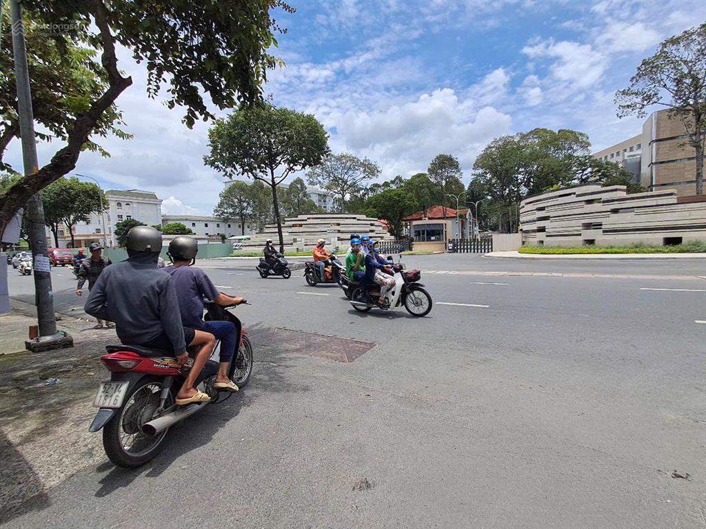 125m2, bán gấp nhà 5 tầng, hẻm xe hơi, nguyễn kiệm, p3 gò vấp, 12 tỷ nhỉnh (96tr/m2)  sát mặt tiền