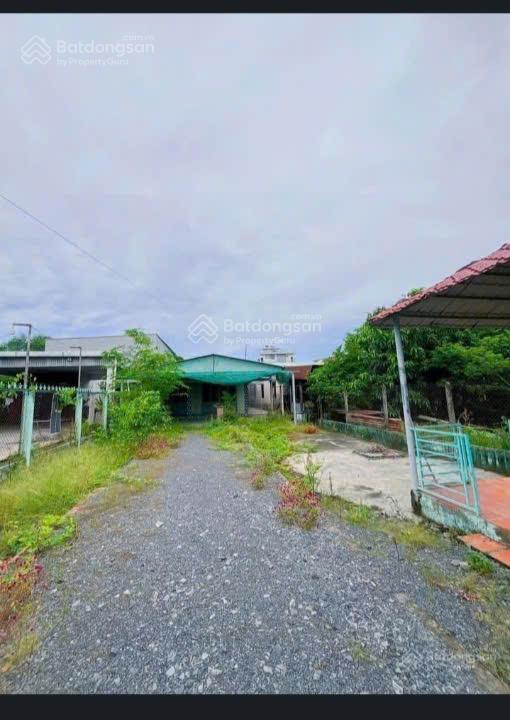 Nhà cấp 4 gần chợ suối sâu siêu đẹp. dt 200m2, giá sốc, sổ hồng riêng