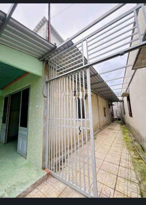 Nhà cấp 4 gần chợ suối sâu siêu đẹp. dt 200m2, giá sốc, sổ hồng riêng