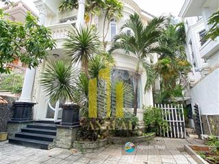 Cho thuê villa hiện đại sân vườn  view landmark giá 41 triệu