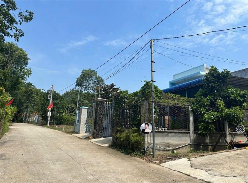 Kẹt tiền bán gấp lô đ.nguyễn văn khạ gần cầu vượt củ chi. dt 155m2 nở hậu giá 1,1 tỷ. sổ hồng riêng