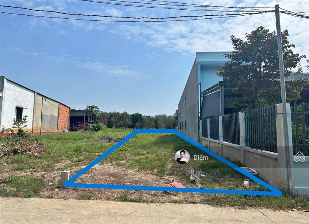 Kẹt tiền bán gấp lô đ.nguyễn văn khạ gần cầu vượt củ chi. dt 155m2 nở hậu giá 1,1 tỷ. sổ hồng riêng