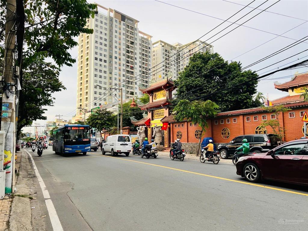 Mặt tiền đặng văn bi 109m2(5.5x20)  ngân hàng định giá 24.4 tỷ  chủ bán 22.8 tỷ