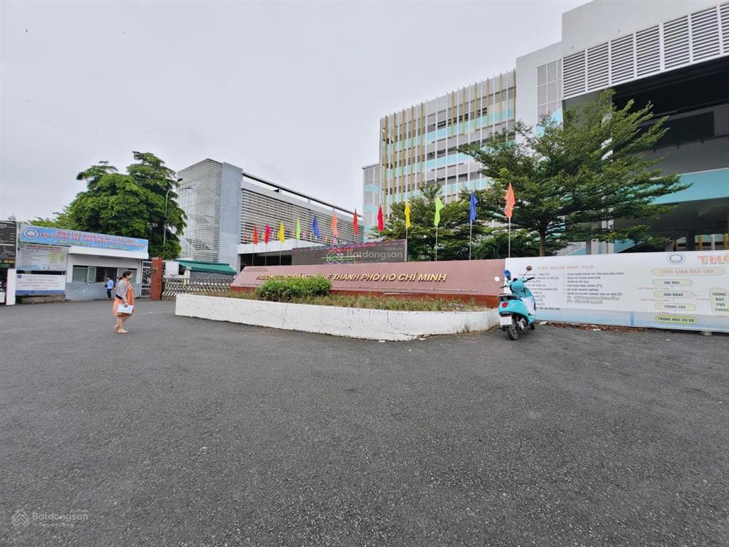 1 lô duy nhất ! đường ô tô thông tứ tung ngay đh ngân hàng  160m2(6.5x24m), gpxd 1 trệt lửng 3 lầu