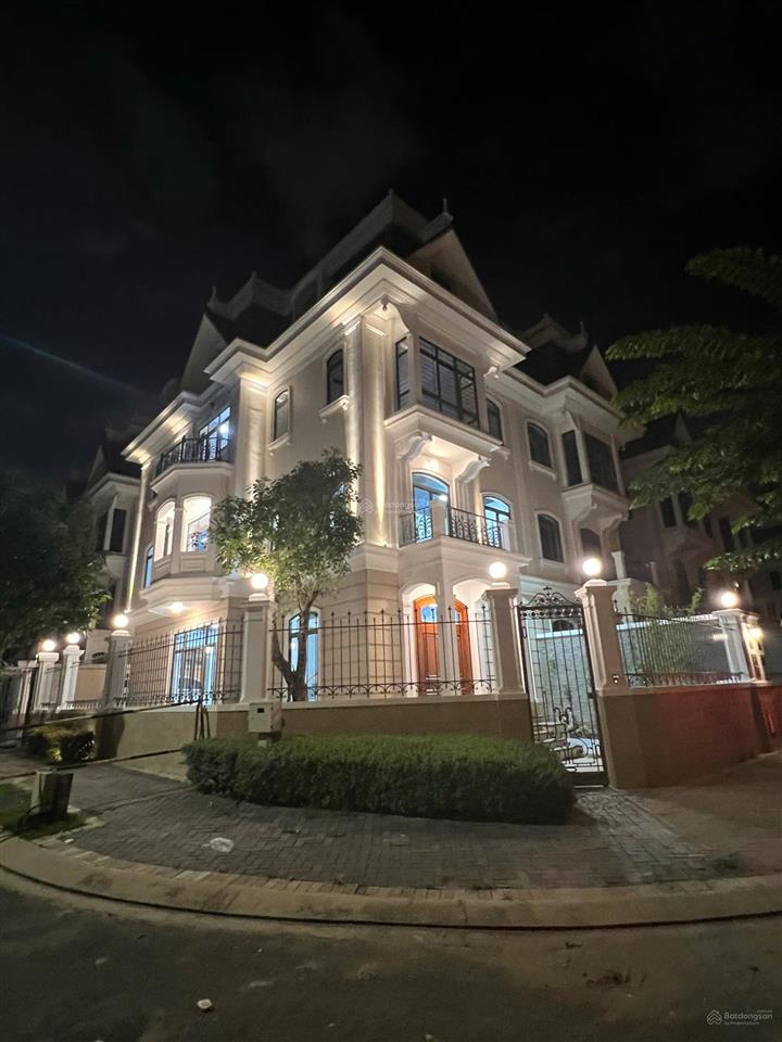 Bán biệt thự song lập góc 2 mặt tiền victoria village, đường lâm quang ky, quận 2. giá 57 tỷ.