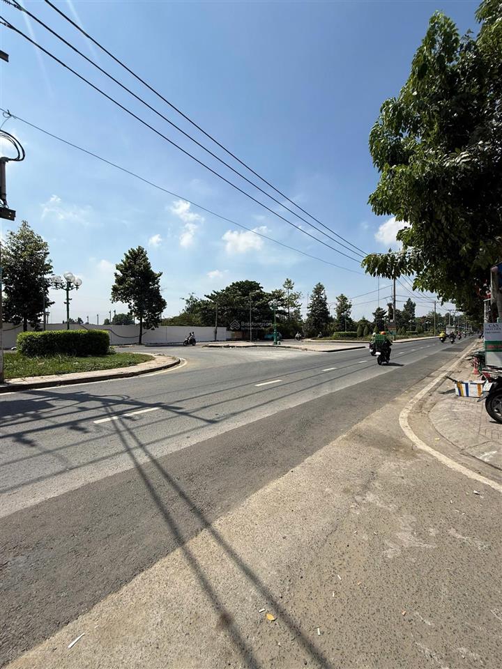 Bán gấp đất, dt ( 8x16m2 ), tân sơn, tân bình, hẻm thông 10m. gần ga t3