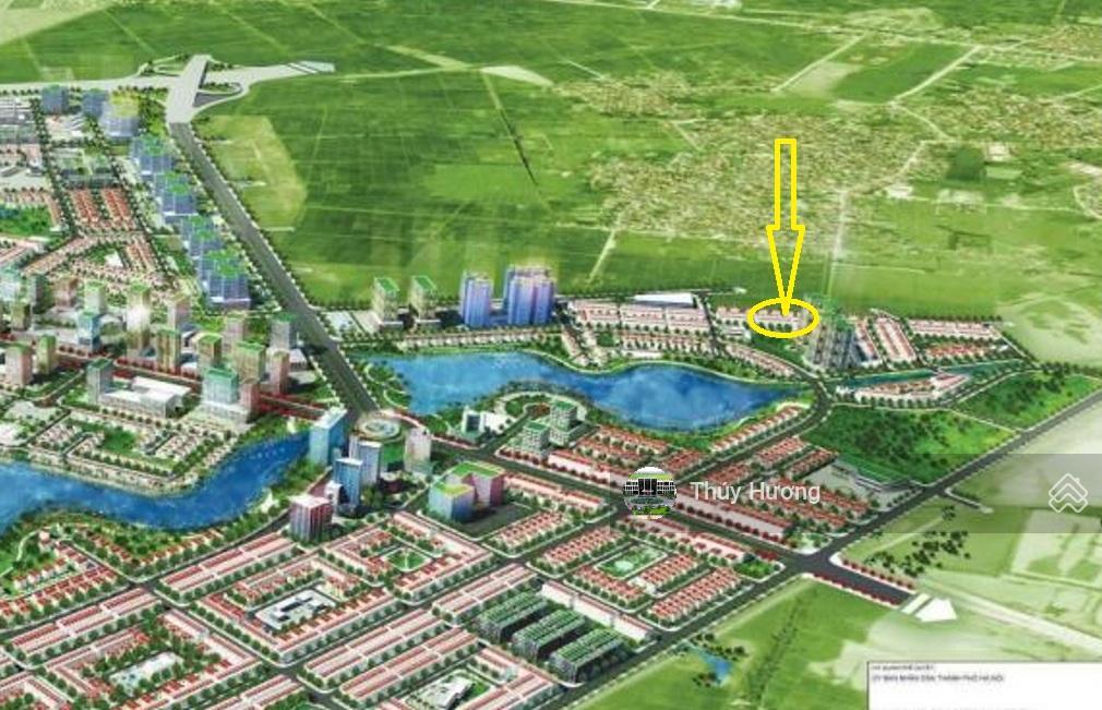 Bán liền kề gần hồ, trước mặt là chung cư, vị trí kinh doanh tốt cho dòng tiền