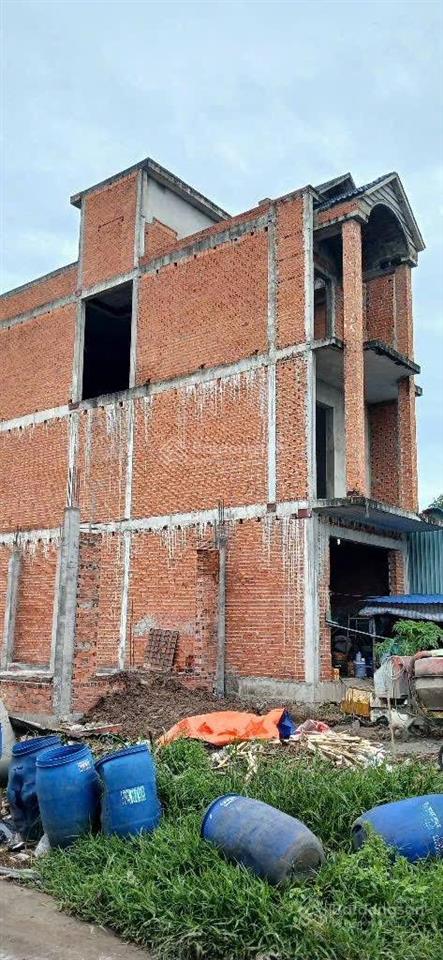 Bán nhà 4 tầng  mặt tiền nguyễn thị lắng  5x26  giá ngộp 4 tỷ 990