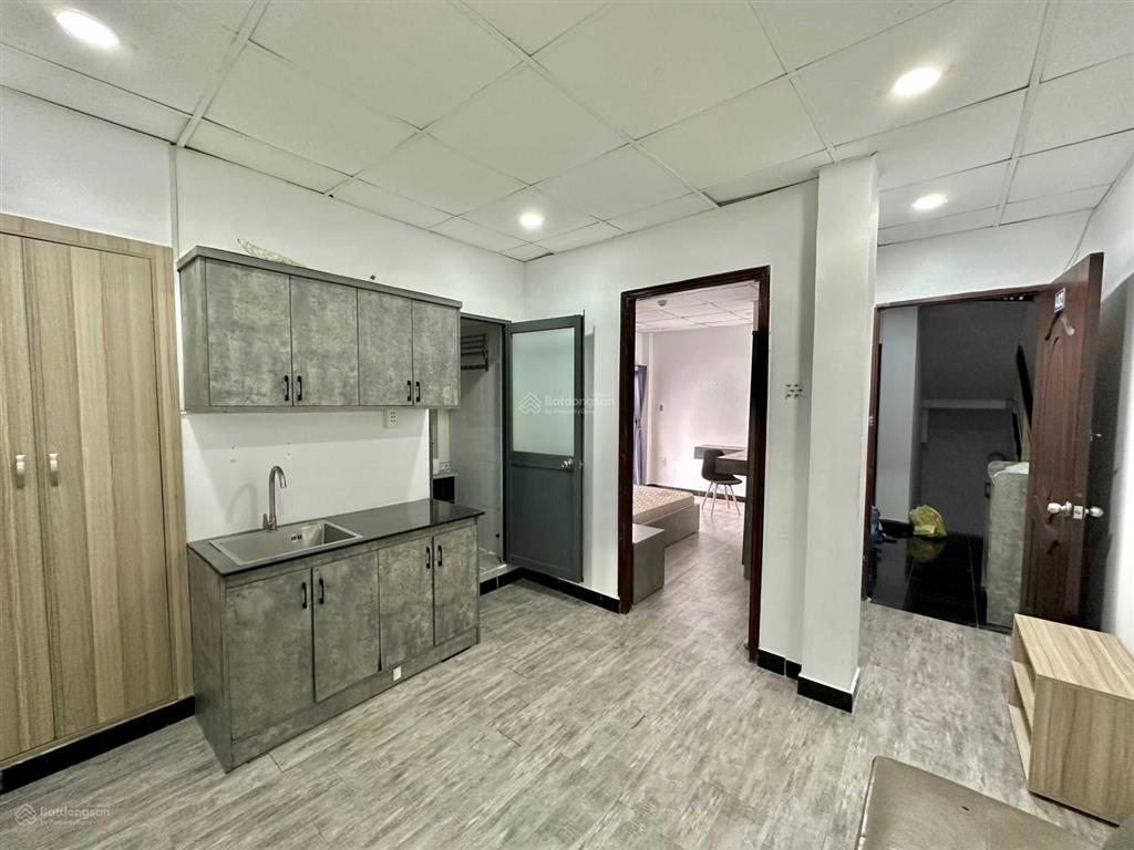 Căn hộ 1 phòng ngủ phan đăng lưu ban công lớn thang máy