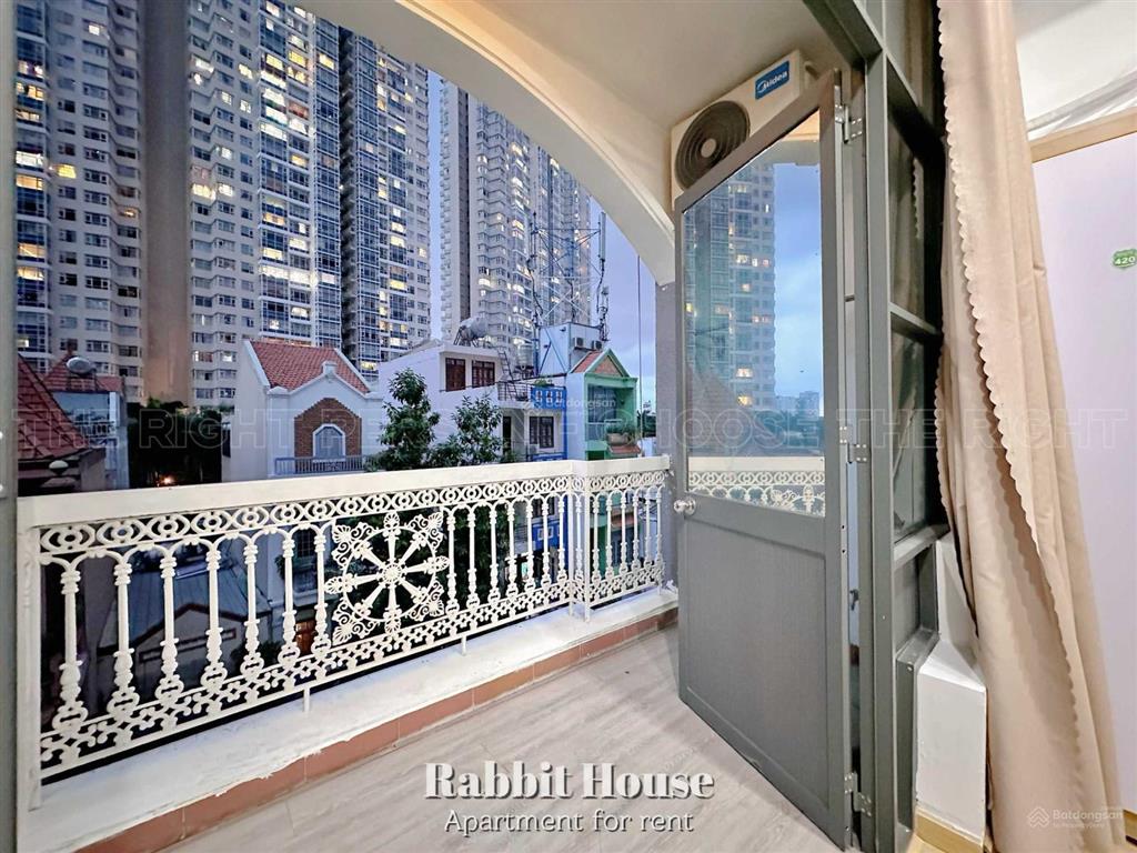 Căn 1 phòng ngủ ban công nguyễn hữu cảnh view landmart