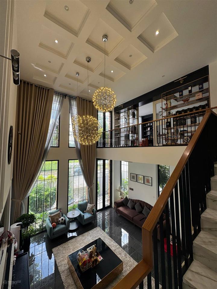 Nhà đẹp cần bán! bán nhà ngay mặt tiền nơ trang long bình thạnh  10x20m 3 tầng có sân giá 28 tỷ