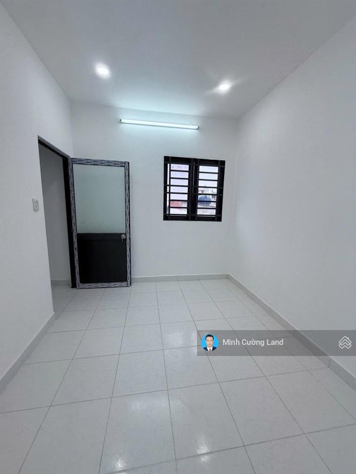 Bán nhà mới vào ở ngay, lạc long quân p. 10 tân bình, 3.7x8m, 3 tầng btct 4pn, chỉ 2.75tỷ tl