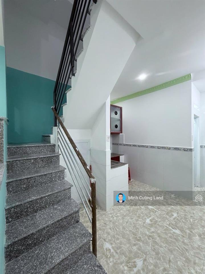 Bán nhà mới vào ở ngay, lạc long quân p. 10 tân bình, 3.7x8m, 3 tầng btct 4pn, chỉ 2.75tỷ tl