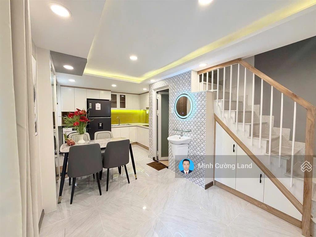 Gấp bán nhà huỳnh văn bánh, phú nhuận, 20m2, hẻm 3m thông, 2 tầng btct 2pn