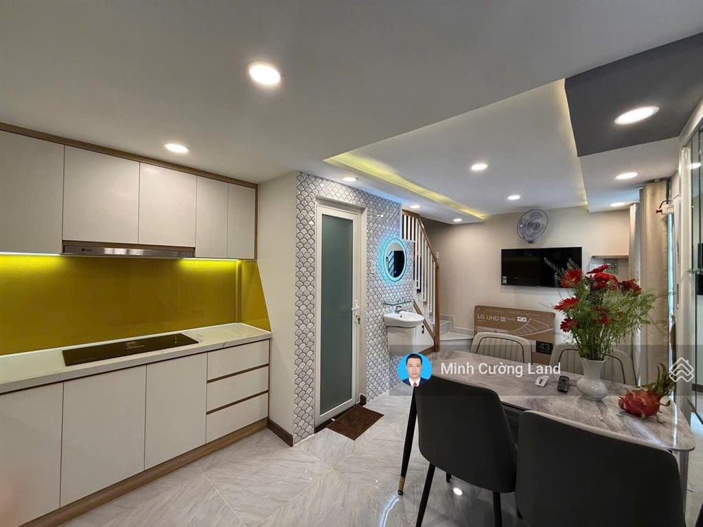 Gấp bán nhà huỳnh văn bánh, phú nhuận, 20m2, hẻm 3m thông, 2 tầng btct 2pn
