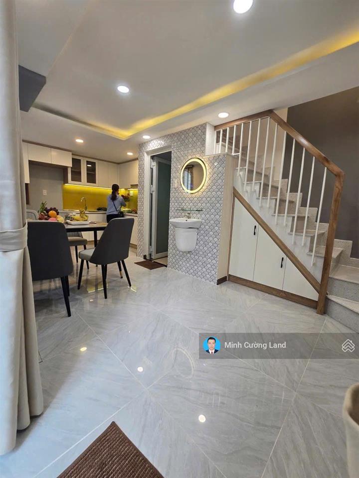 Gấp bán nhà huỳnh văn bánh, phú nhuận, 20m2, hẻm 3m thông, 2 tầng btct 2pn