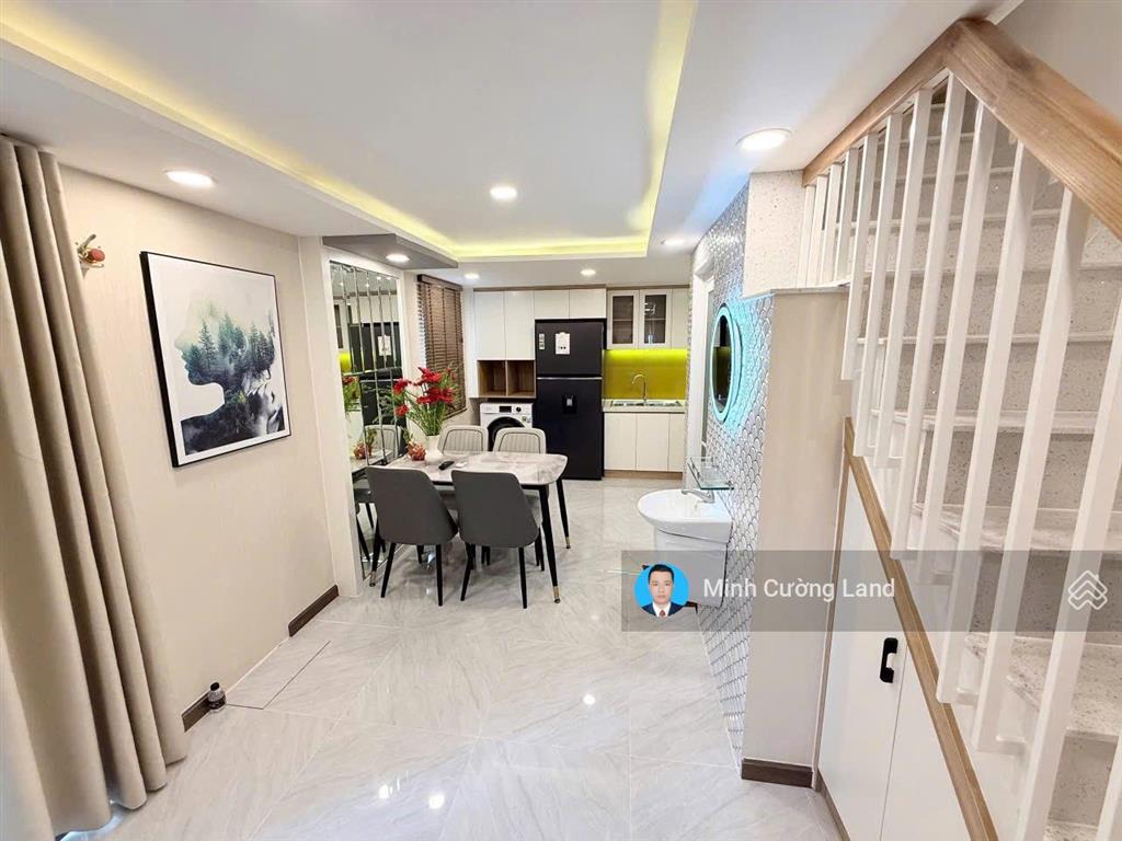 Gấp bán nhà huỳnh văn bánh, phú nhuận, 20m2, hẻm 3m thông, 2 tầng btct 2pn