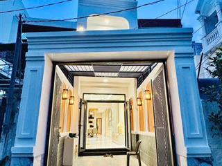 Nhà đẹp full nội thất, dt 86m2, 2 lầu, 7 phòng ngủ, hẻm xe hơi đường số 18, p8