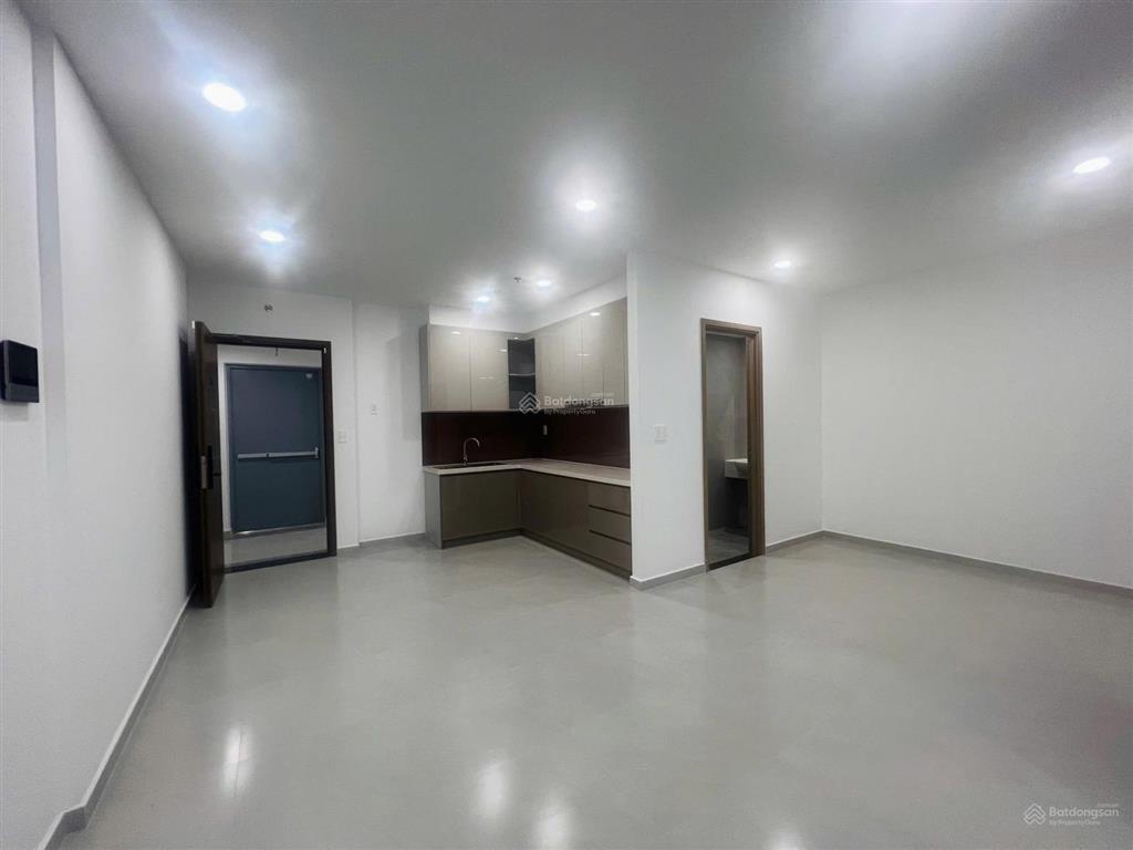 Cần bán căn hộ mt quận 9 loại 1pn+ tầng cao view thoáng nhà ntcb giá 3,2 tỷ