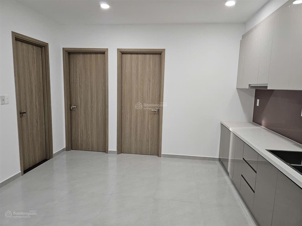 Bán căn hộ 3pn chung cư mt quận 9 diện tích lớn tầng cao view hồ bơi giá 4,8 tỷ bao thuế