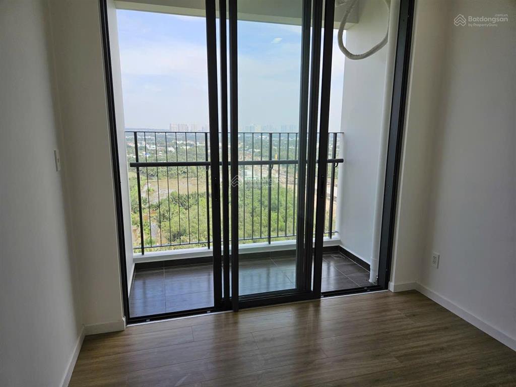 Bán căn hộ 3pn chung cư mt quận 9 diện tích lớn tầng cao view hồ bơi giá 4,8 tỷ bao thuế