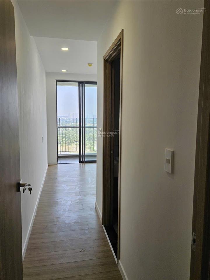 Bán căn hộ 3pn chung cư mt quận 9 diện tích lớn tầng cao view hồ bơi giá 4,8 tỷ bao thuế
