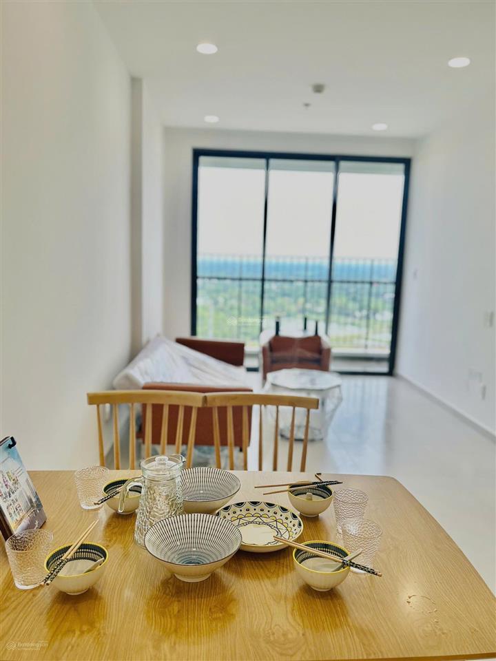 Bán căn hộ 3pn chung cư mt quận 9 diện tích lớn tầng cao view hồ bơi giá 4,8 tỷ bao thuế