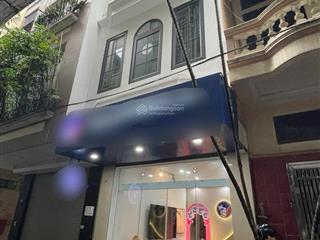 Trung tâm anh ngữ phân lô cán bộ trần quốc hoàn 35m2 x 4 tầng  ô tô vỉa hè kinh doanh  dòng tiền