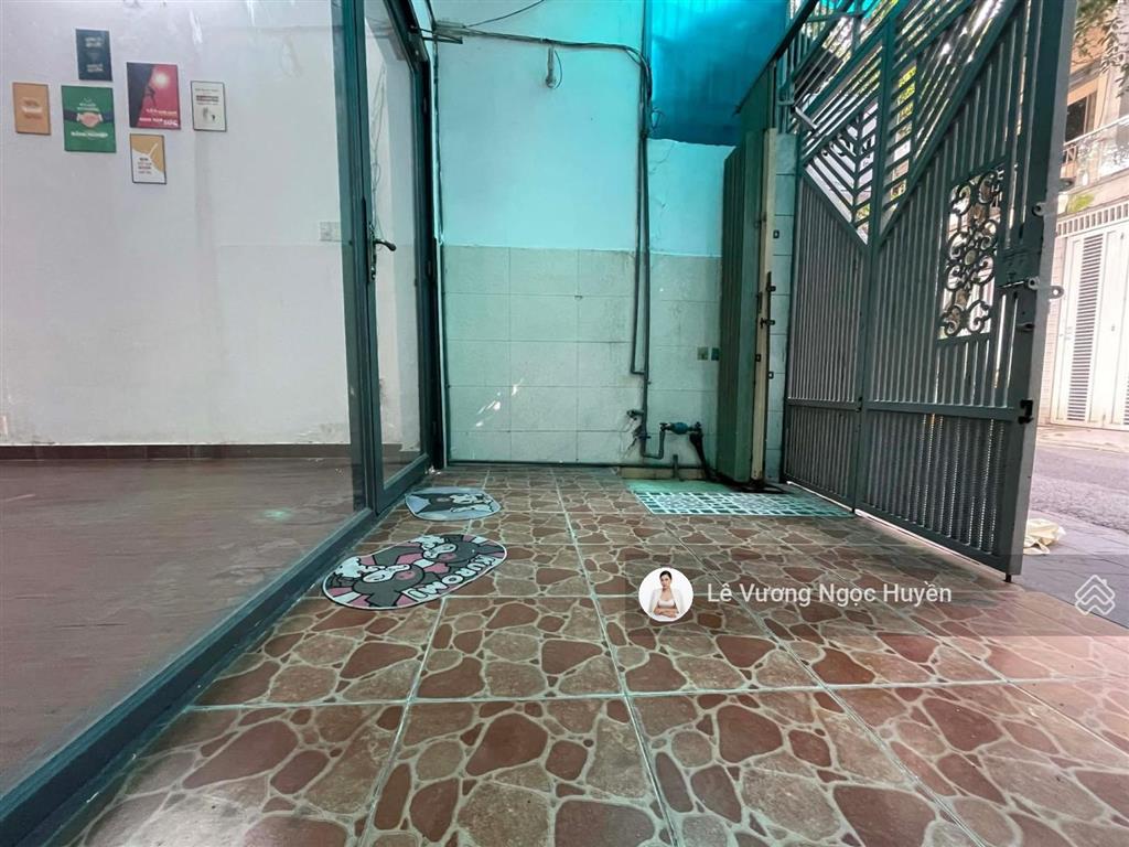 Bán nhà ngay rạch xuyên tâm  bờ kè tố hữu  4x14m, sổ đẹp  giá nhỉnh 10 tỷ bớt lộc