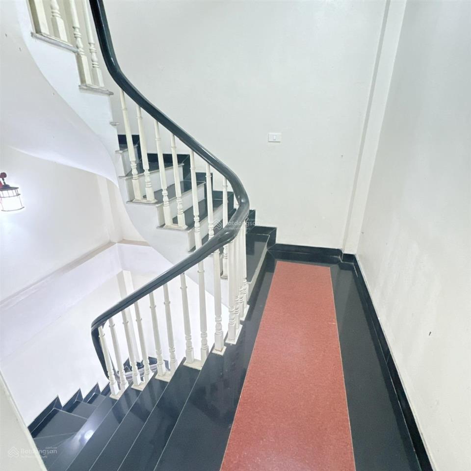 Chính chủ bán nhà mỹ đình  ô tô con đỗ cửa  trung tâm mỹ đình  35m2 x 5t  giá 9,3 tỷ