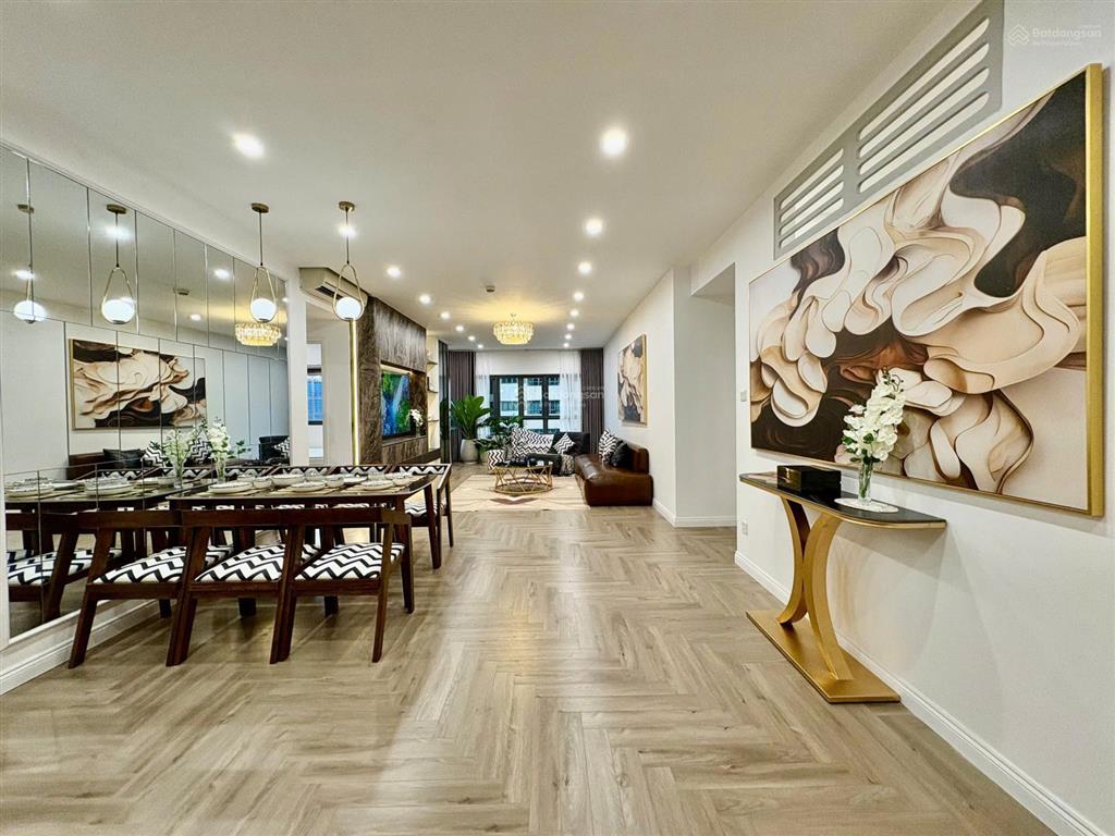 Tìm chủ mới cho căn 124m2 với 3pn tại mulberry lane  hiếm bc đông nam mát  full đồ, 8.2 tỷ