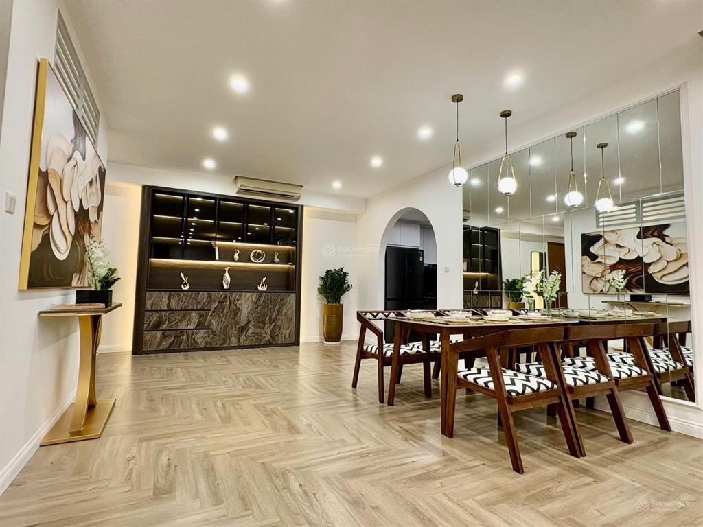 Tìm chủ mới cho căn 124m2 với 3pn tại mulberry lane  hiếm bc đông nam mát  full đồ, 8.2 tỷ
