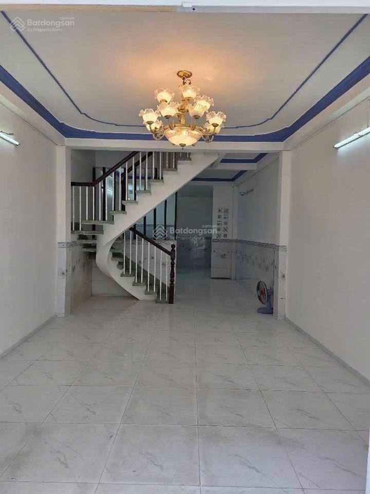 Cần bán gấp nhà hậu giang gần chợ vòng xoay phú lâm