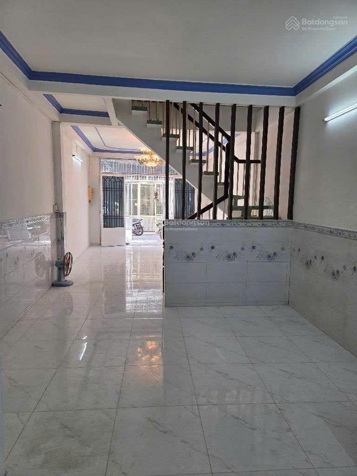 Cần bán gấp nhà hậu giang gần chợ vòng xoay phú lâm