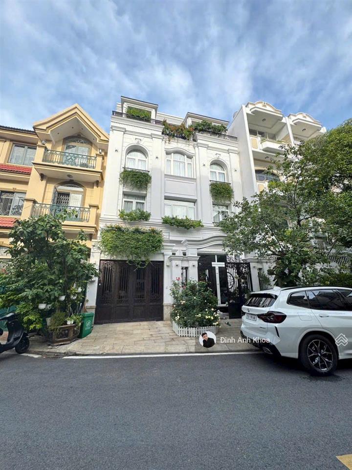 Bán biệt thự khu compound nguyễn trọng tuyển ,tân bình ( 9.1x15 m) 4 tầng tm giá 50 tỷ