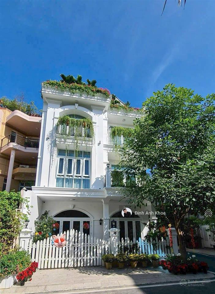 Đi nước ngoài  giảm sốc 4 tỷ  biệt thự 2 mt compound nguyễn trọng tuyển 8x22m  4 lầu  bán 64 tỷ